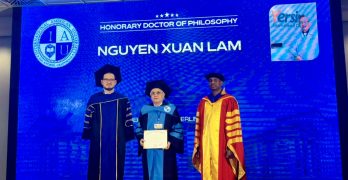 Bác sĩ Nguyễn Xuân Lam được Trường Đại học Quốc tế Hoa Kỳ sắc phong Tiến sĩ danh dự